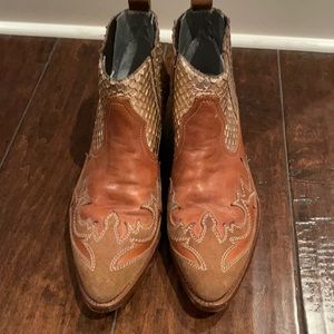 Golden Goose Victoria western booties